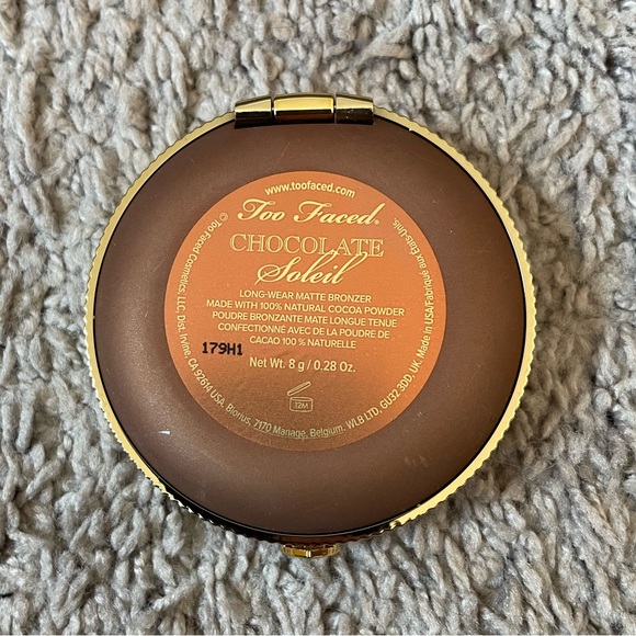 Too Faced Chocolate Soleil Matte Bronzer - Picture 5 of 6